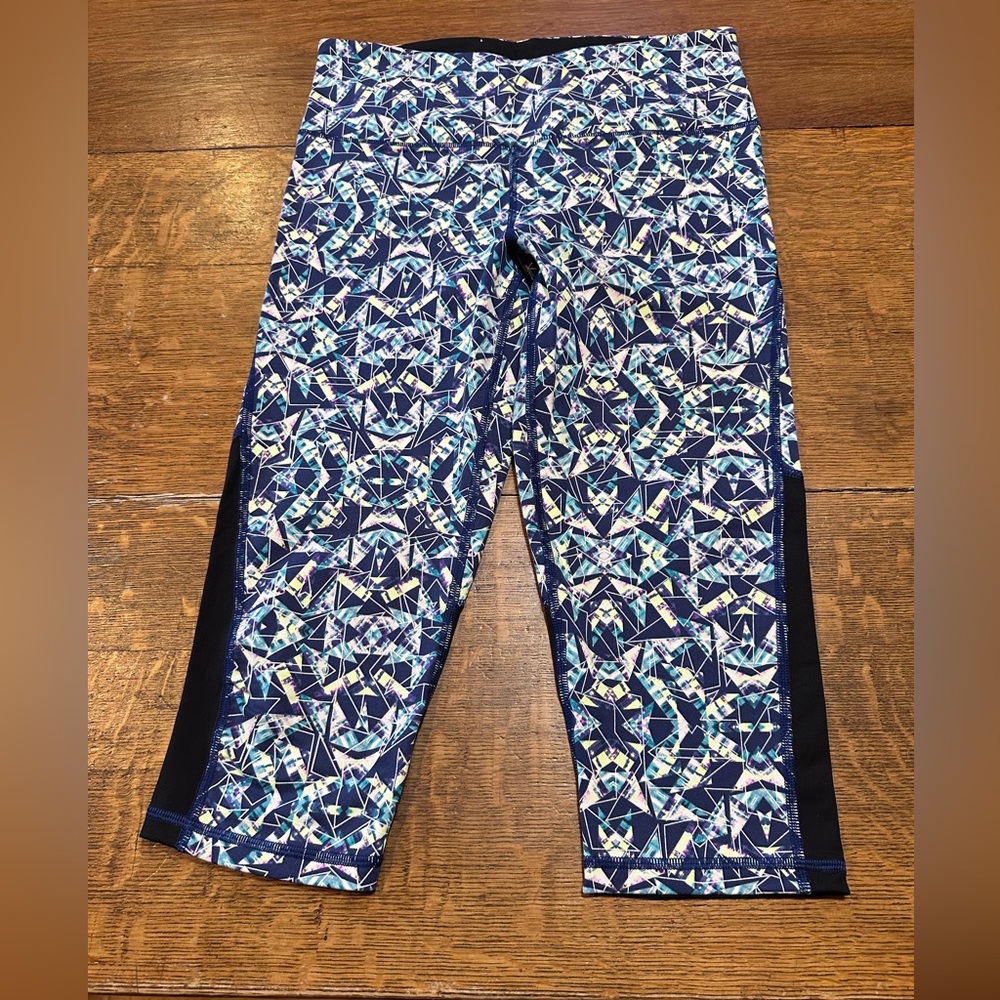 Victoria’s Secret VSX sport workout‎ capris colorful sz small